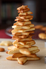 クリスマス、クッキー、ホームメイドクリスマススイーツ、手作り、クリスマスのお菓子、型抜き、冬休み、日本のクリスマス、ホームメイドクッキー、積み上げ