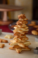 クリスマス、クッキー、ホームメイドクリスマススイーツ、手作り、クリスマスのお菓子、型抜き、冬休み、日本のクリスマス、ホームメイドクッキー、積み上げ