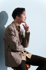 考えるおしゃれな30代男性