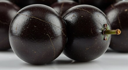 黒曜石のような輝き：神秘の果実