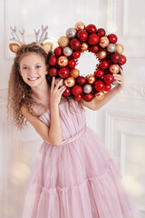 Girl Wreath Smile