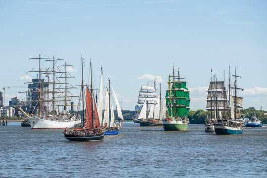 Sailing ships parade at Hamburg Landungsbr�cken during port anniversary