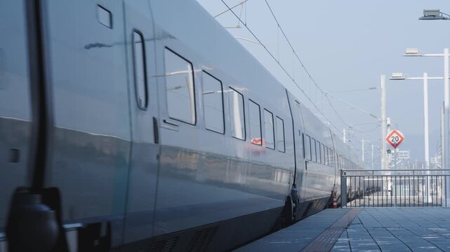Korea's High-Speed Train Enters and Departures from the Platform