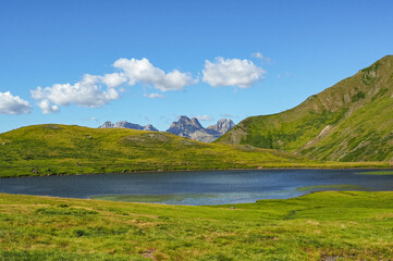 Wild and beautiful Pyrenees landscape showcasing pristine nature and inspiring mountain hiking scenery.