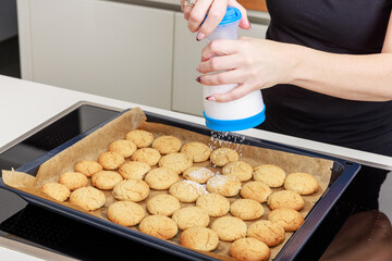 Bildserie Weihnachtspl&auml;tzchen mit Liebe gebacken &ndash; Schritt f&uuml;r Schritt