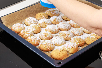Bildserie Weihnachtspl&auml;tzchen mit Liebe gebacken &ndash; Schritt f&uuml;r Schritt