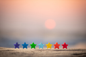 ビーチと七色の星の置物