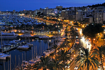Palma de Mallorca, Mallorca, Majorca, Balearic Islands, Spain, Europe : Marina, promenade and Avenida de Gabriel Roca along Mediterranean Sea shore at dusk © Danuta Hyniewska
