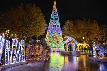 Illuminations de No&euml;l &agrave; B&eacute;ziers dans le d&eacute;partement de l'H&eacute;rault en r&eacute;gion Occitanie - France