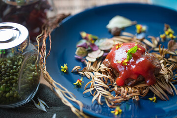 steak with autume leaves 