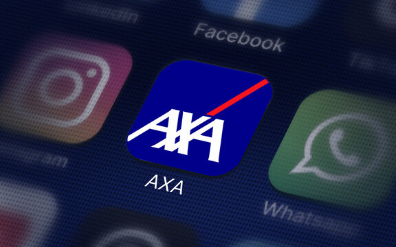 AXA logo sur un &eacute;cran de smartphone