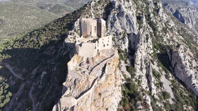 Ch&acirc;teau de Qu&eacute;ribus dans l'Aude (Occitanie, France) Forteresse royale du languedoc 