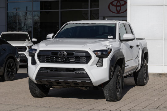 Toyota Tacoma TRD Offroad 4X4 Doublecab display. Toyota offers the Tacoma with a 2.7L i-FORCE Turbo 4-Cylinder engine. MY:2025