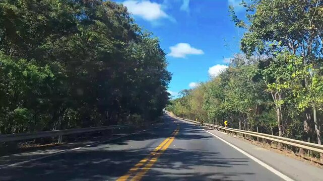 time lapse dirigindo na cidade de S&atilde;o Domingos, Estado de Goi&aacute;s, regi&atilde;o de Terra Ronca, Brasil