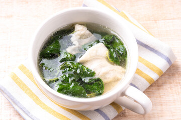 モロヘイヤと豚肉のスープ