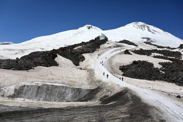 Mount Elbrus Tour With People
