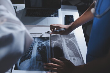 Fototapeta premium Doctors are meeting at the hospital to discuss treatment options and share experiences with colleagues.