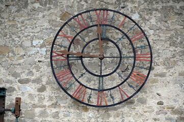 Uhr am Kloster Ilbenstadt