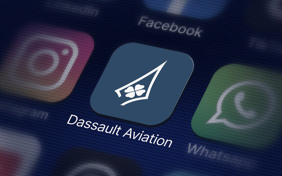 Dassault Aviation logo sur un &eacute;cran de smartphone
