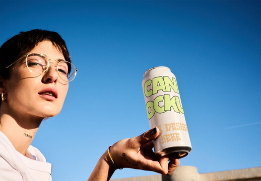 Template mockup of 500 ml 16,9 oz can