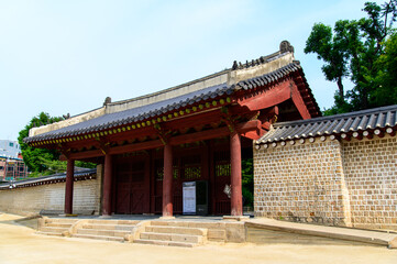 韓国ソウルにある宗廟のとても美しい風景A very beautiful view of the gate in Seoul, Korea