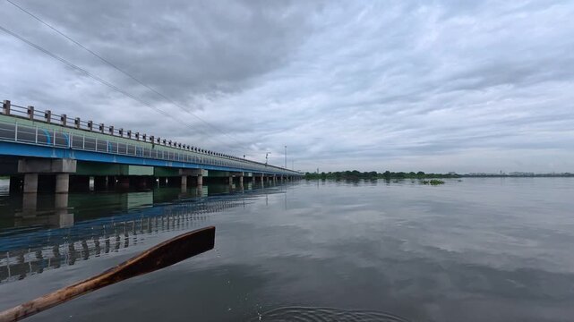 Best tourist spot in chennai - Muttukadu Boat House is a water sport facility rowing, wind surfing, water skiing & speedboat riding. East Coast Road at Muttukadu, Kanchipuram, Tamil Nadu. India tours.