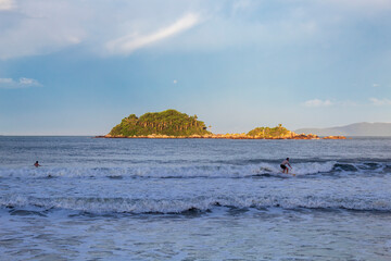 ilha da Praia Palmas do Arvoredo cidade de Governador Celso Ramos Santa Catarina Brasil regi&atilde;o da Grande Florianopolis