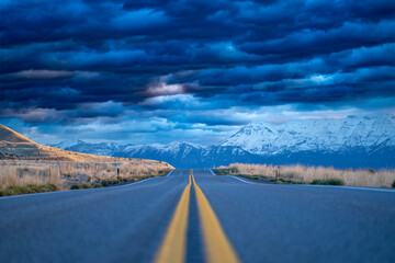 road to the mountains