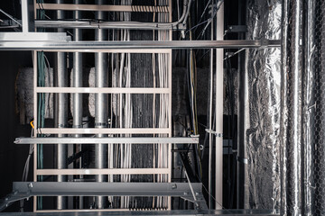 設備室の配線束