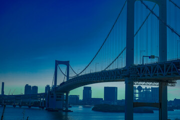 逆光のレインボーブリッジ