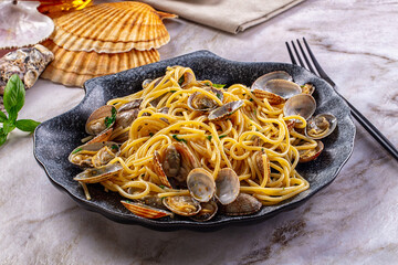 Italian pasta spaghetti with vongole