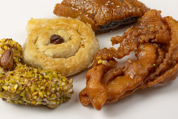 p&acirc;tisserie arabe artisanale dor&eacute;e et traditionnelle