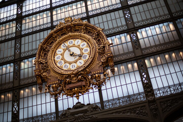 The time is indicated in an old train station converted into a museum