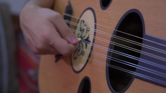 08-09-2025 shoting in Bahrain, The oud is similar to other types of lute The Medieval Islamic Oud