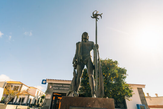 Church of San Fernando and statue of Alonso Diaz Guanche chief in Santiago del Teide, Tenerife - 2 nov 2025