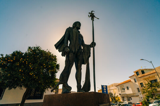 Church of San Fernando and statue of Alonso Diaz Guanche chief in Santiago del Teide, Tenerife - 2 nov 2025