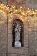 Statues of Mary and Jesus on a church facade in Torrevieja
