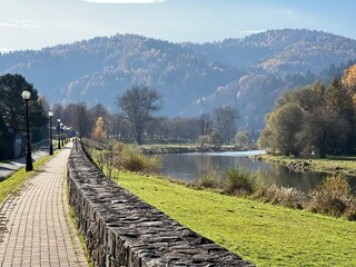 Muszyna tereny spacerowe na Rzeką Poprad. © Maciej G. Szling