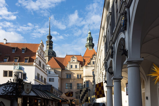 Mittelalterlicher Weihnachtsmarkt im Stallhof des Dresdener Resindenzschlosses