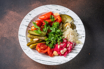 Fermented vegetable salad with pickles