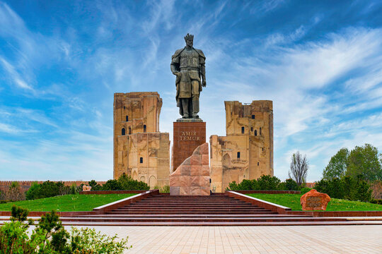 Bronze statue of Amir Temur (Tamerlane) in front of the Ak-Saray Palace (White Palace) in Shakhrisabz, Uzbekistan, Central Asia