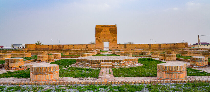 Rabat Malik Caravanserai : Monumental 11th Century landmmark on the Silk Road, Uzbekistan, Central Asia