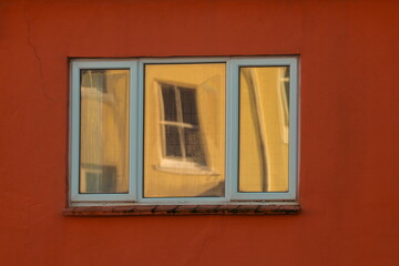 Window reflected in another window