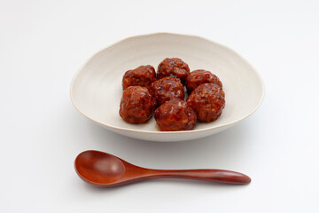 肉団子の甘酢あんかけ 白背景