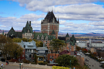 Beautiful Quebec landscape featuring a hotel nestled in nature, blending comfort with scenic surroundings.