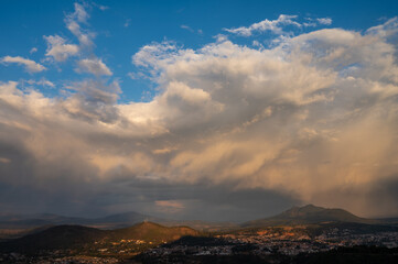 Obraz premium clouds over the mountains