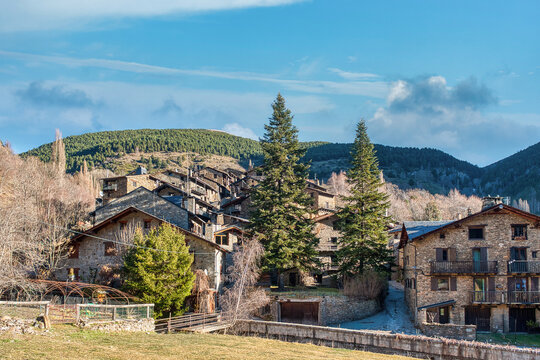Os de Civ&iacute;s, also called A&oacute;s de Civ&iacute;s, is a decentralized municipal entity of the municipality of Valles del Valira, Lleida, Catalonia, Spain