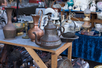 A market for selling antique household items