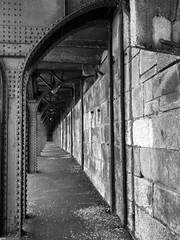 Stahlkonstruktion Bogen im alten Hafengeb&auml;ude von Dover, England