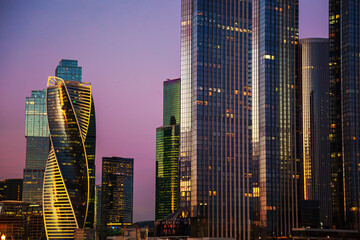 Obraz premium High-rise buildings of the Moscow City business center on the banks of the Moskva River.